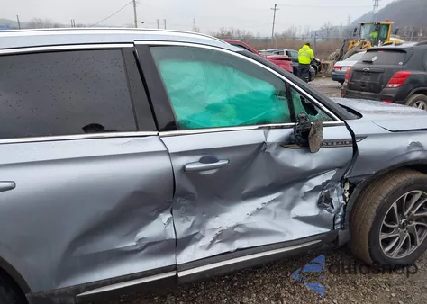 2022 Lincoln Corsair Standard z USA, uszkodzony, nr VIN 5LMCJ1D98NUL12939